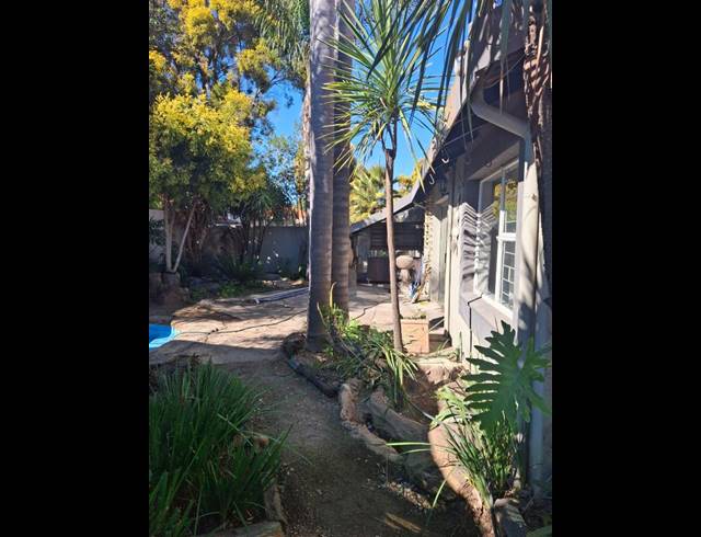 2 BEDROOM TOWNHOUSE FOR SALE IN VANDERBIJLPARK SE 3